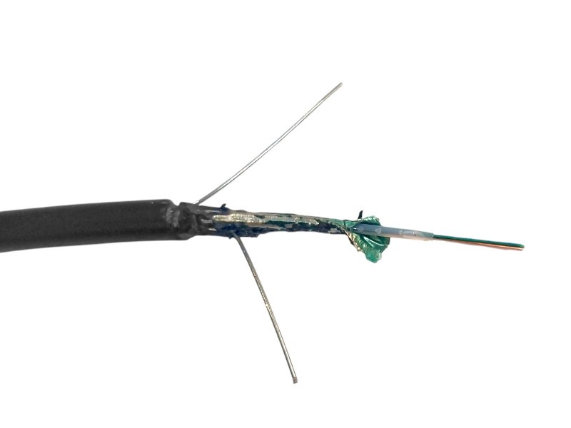 Кабель волоконно-оптический 8 (SМ - 9/125), наружный, двойная стальная проволока в качестве силового элемента, PE, черный, 2000м L